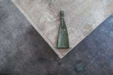 Load image into Gallery viewer, BUTTON HEADBAND